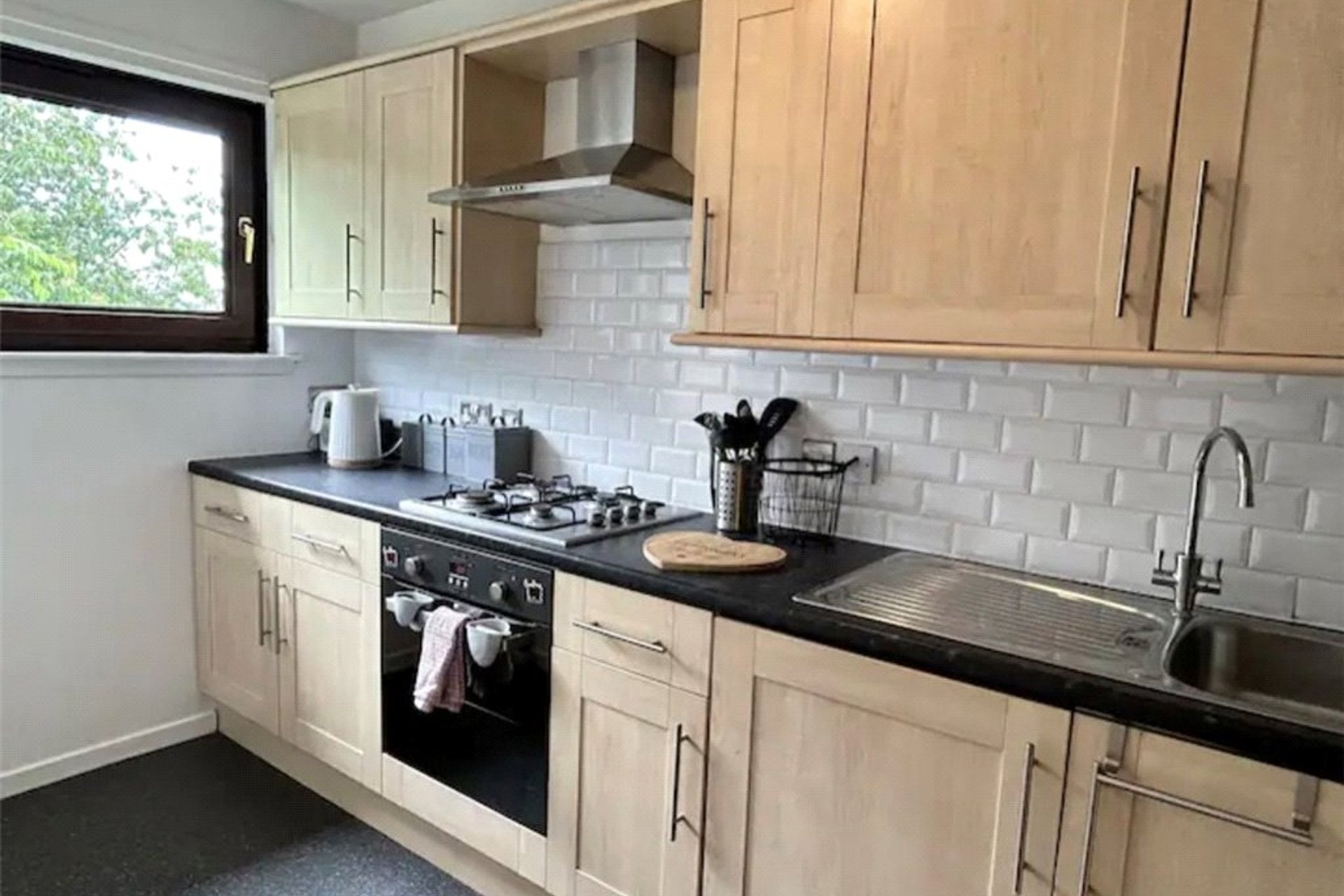 16/5 Juniper Place, Juniper Green, EH14 5TX - Picture #7