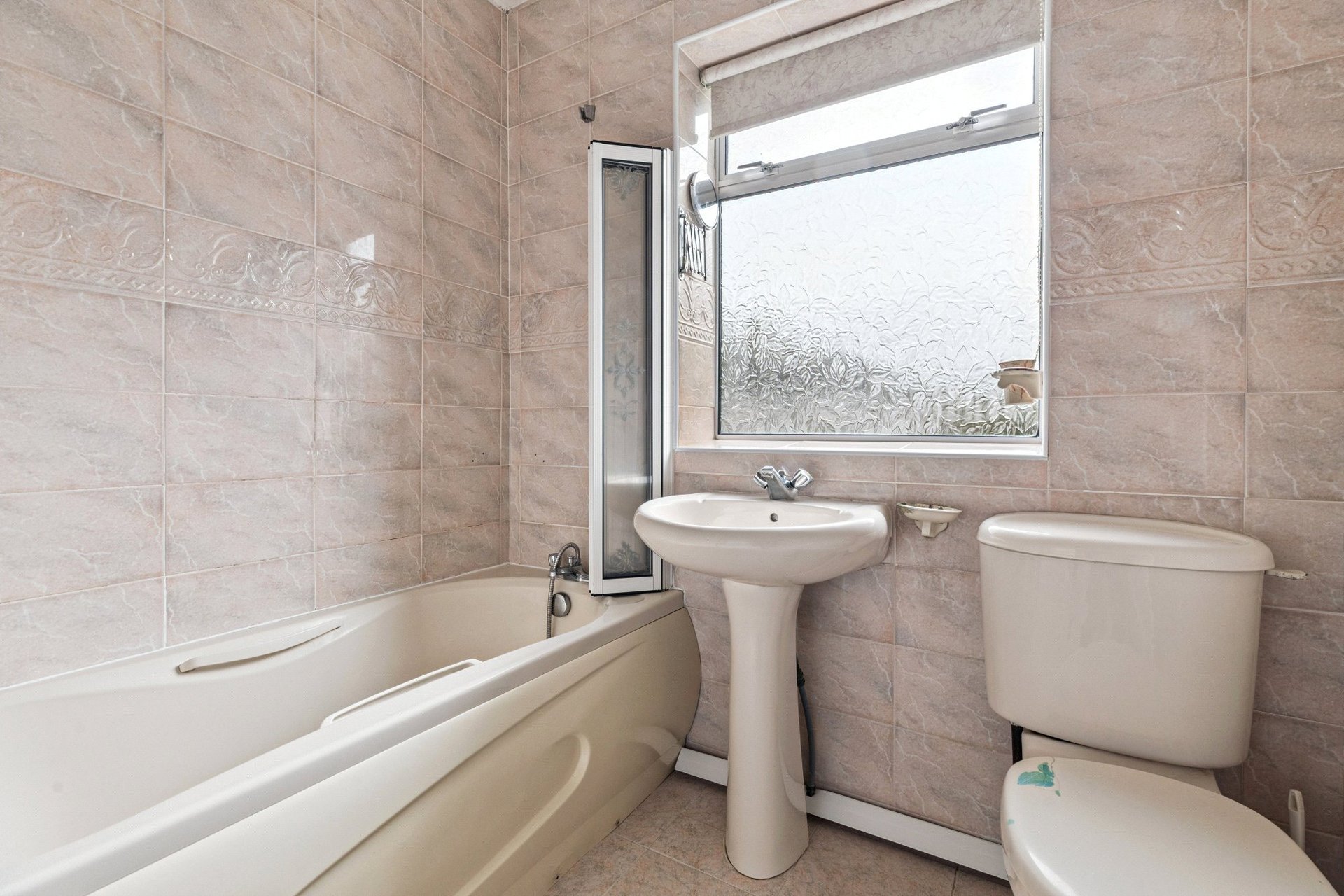 52 Woodlands Crescent, Thornliebank, Glasgow, East Renfrewshire, G46 7SR - Picture #17