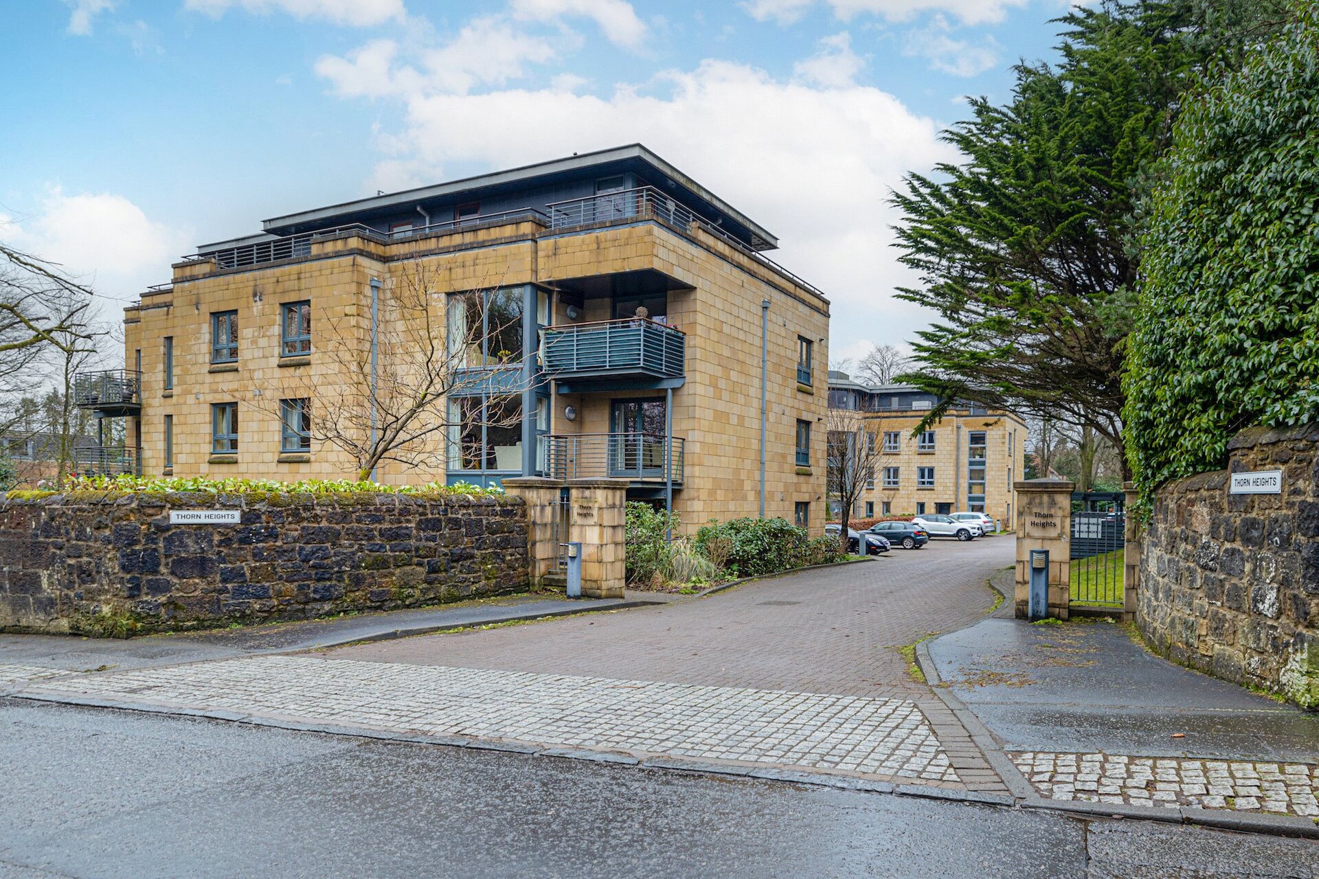 17 Thorn Heights, Bearsden, G61 4AZ - Picture #1