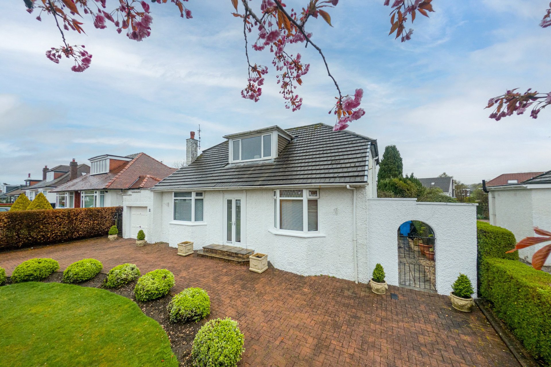 49 Hazelwood Avenue, Newton Mearns, Glasgow, East Renfrewshire, G77 5QT - Picture #2