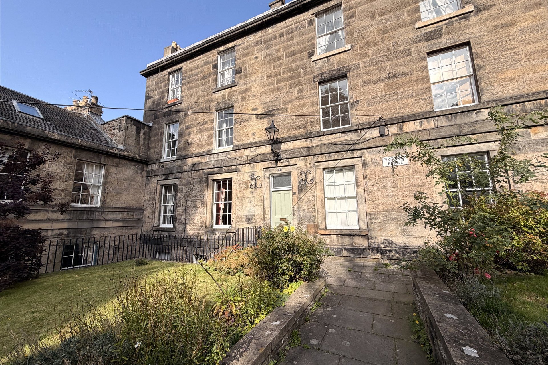 4/2 Browns Place, Edinburgh, EH1 2HX - Picture #12