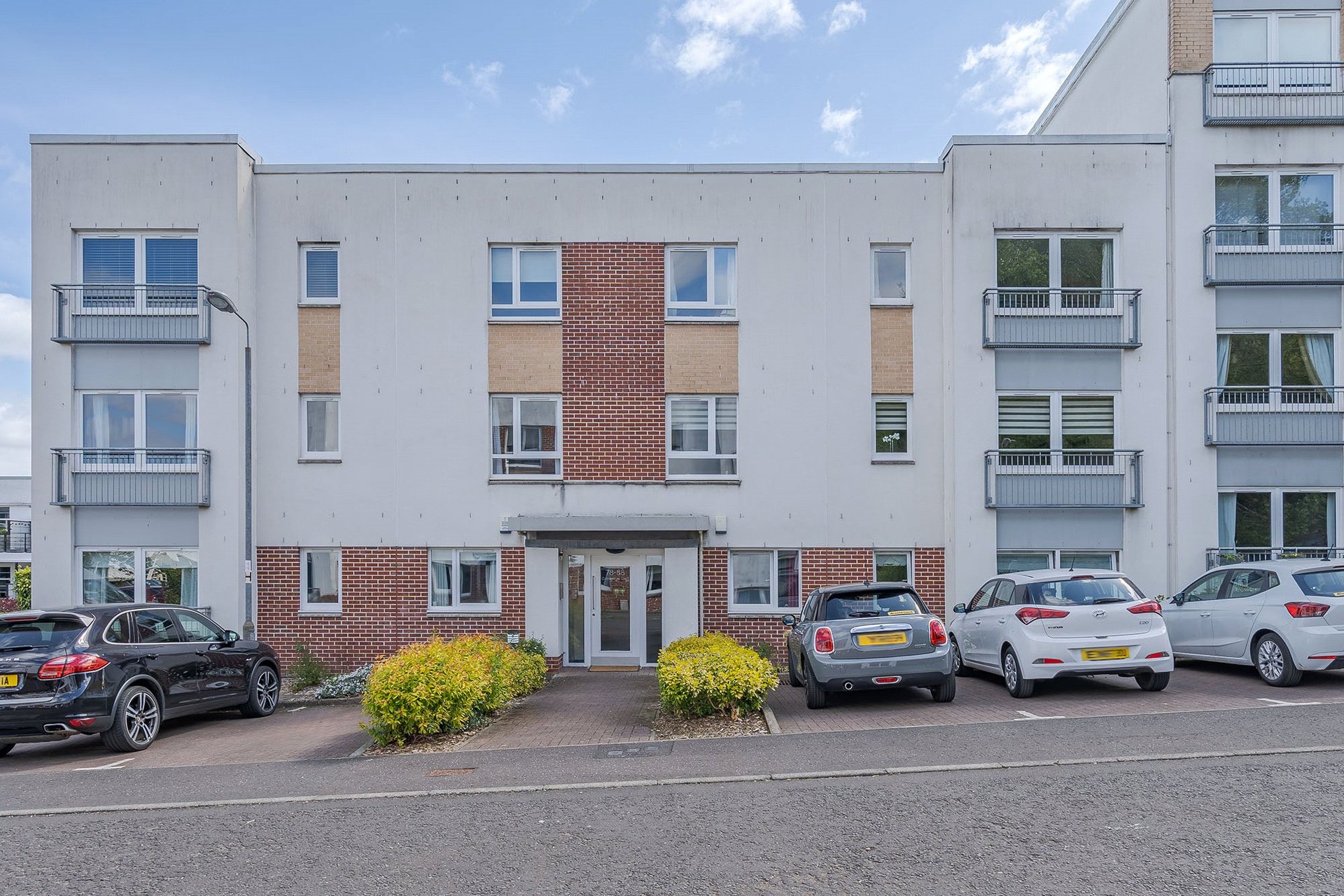 84 Canniesburn Quadrant, Bearsden, G61 1RW - Picture #1