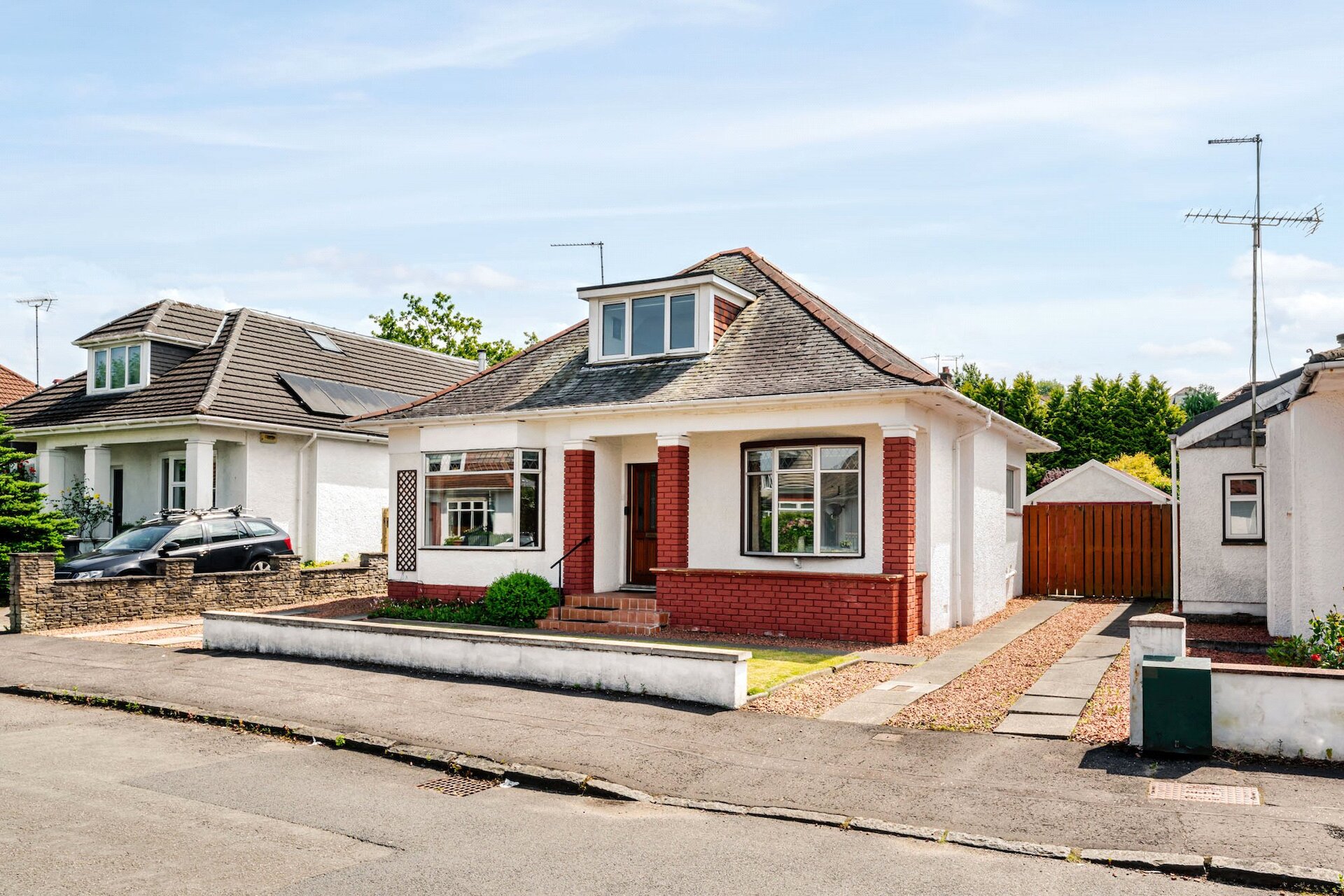 22 Netherburn Avenue, Netherlee, Glasgow, G44 3UF - Picture #1