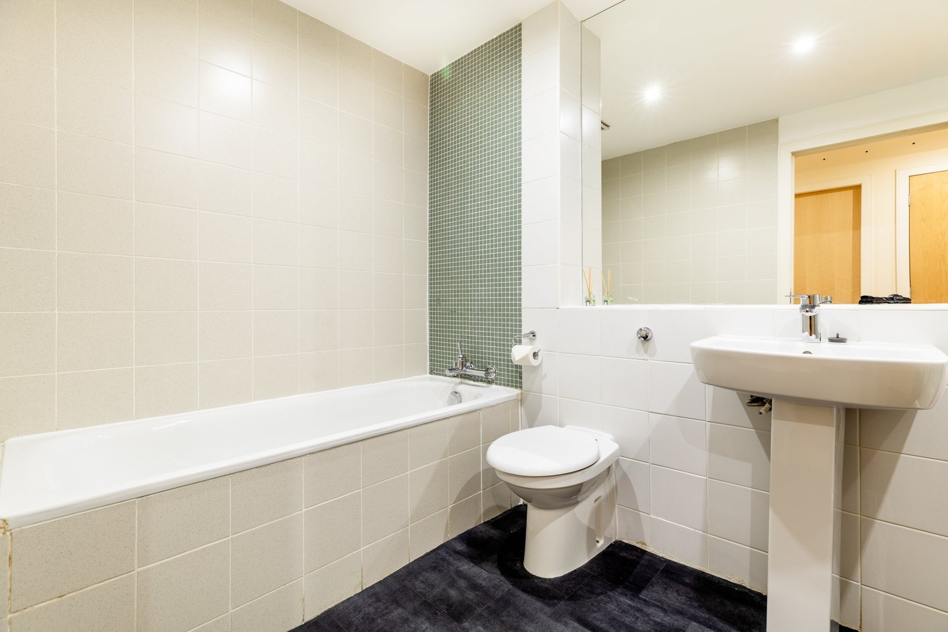 Flat 2/4 The GPO Building, 5 South Frederick Street, Merchant City, Glasgow City, G1 1JG - Picture #15