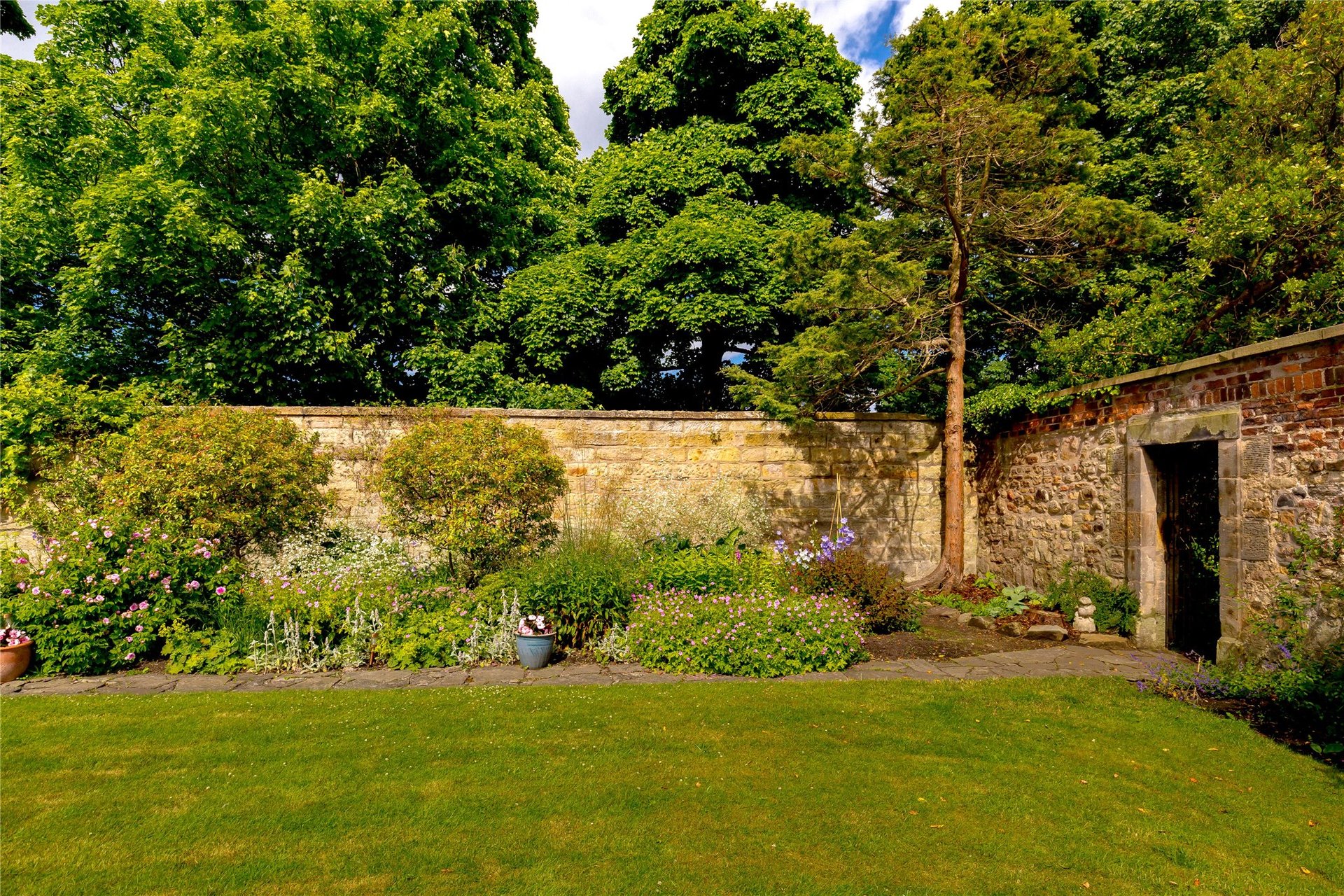 Catherine Lodge, 19 Inveresk Village, Musselburgh, East Lothian, EH21 7TD - Picture #43