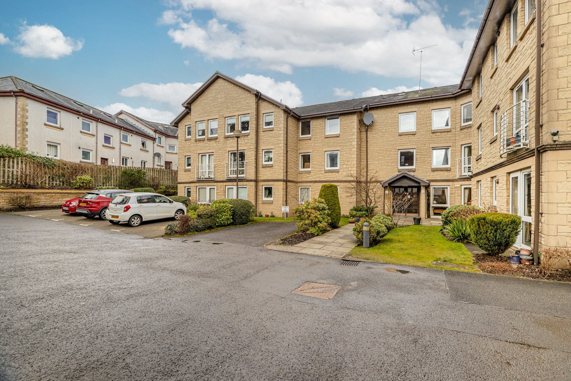 Flat 16, Fairview Court, 46 Main Street, Milngavie, G62 6BU - Picture #1