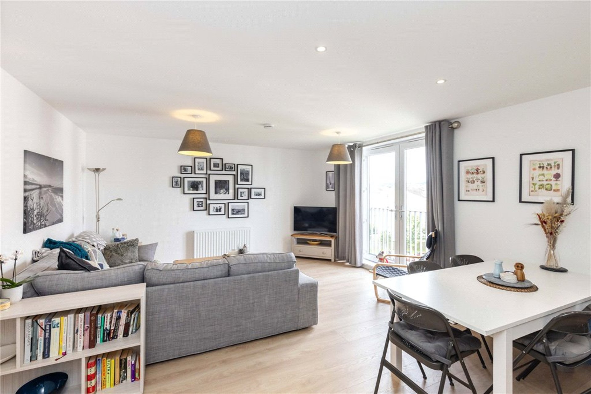 Flat 14, 2 Arneil Place, Edinburgh, Midlothian, EH5 2GU - Picture #2