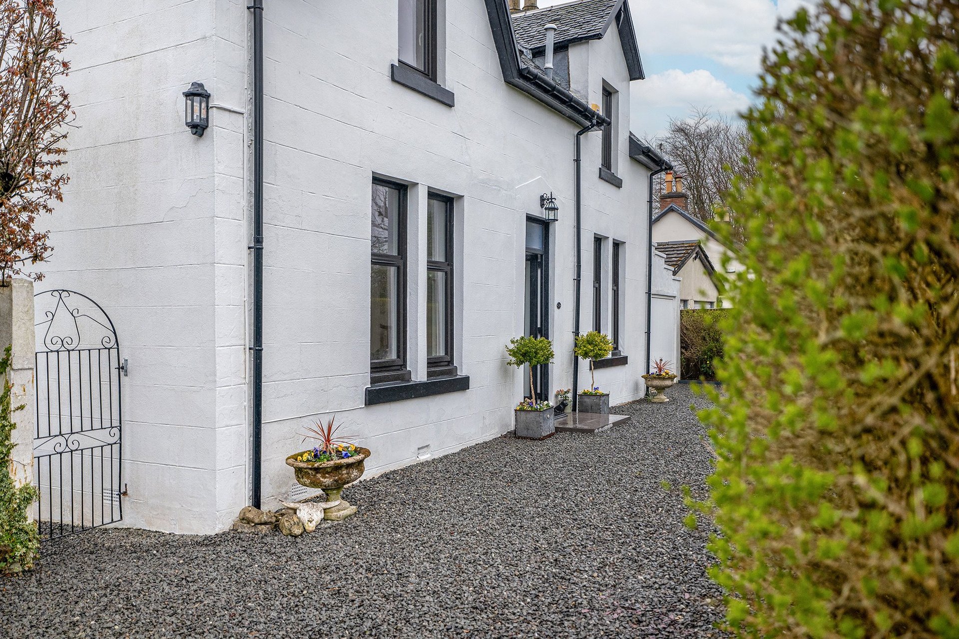 Yew Tree House, 38 Braehead Road, Thorntonhall, Glasgow, G74 5AQ - Picture #3