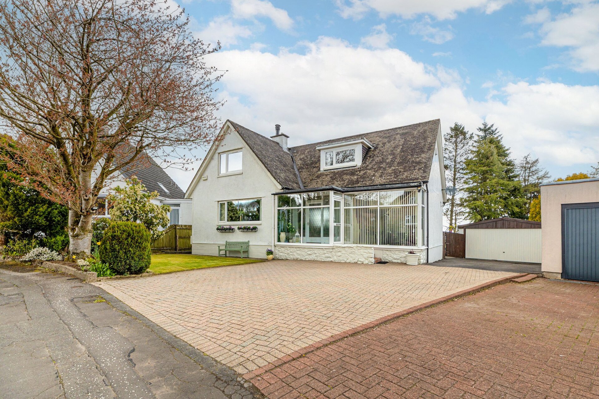 21 Lynn Drive, Eaglesham, Glasgow, East Renfrewshire, G76 0JJ - Picture #1