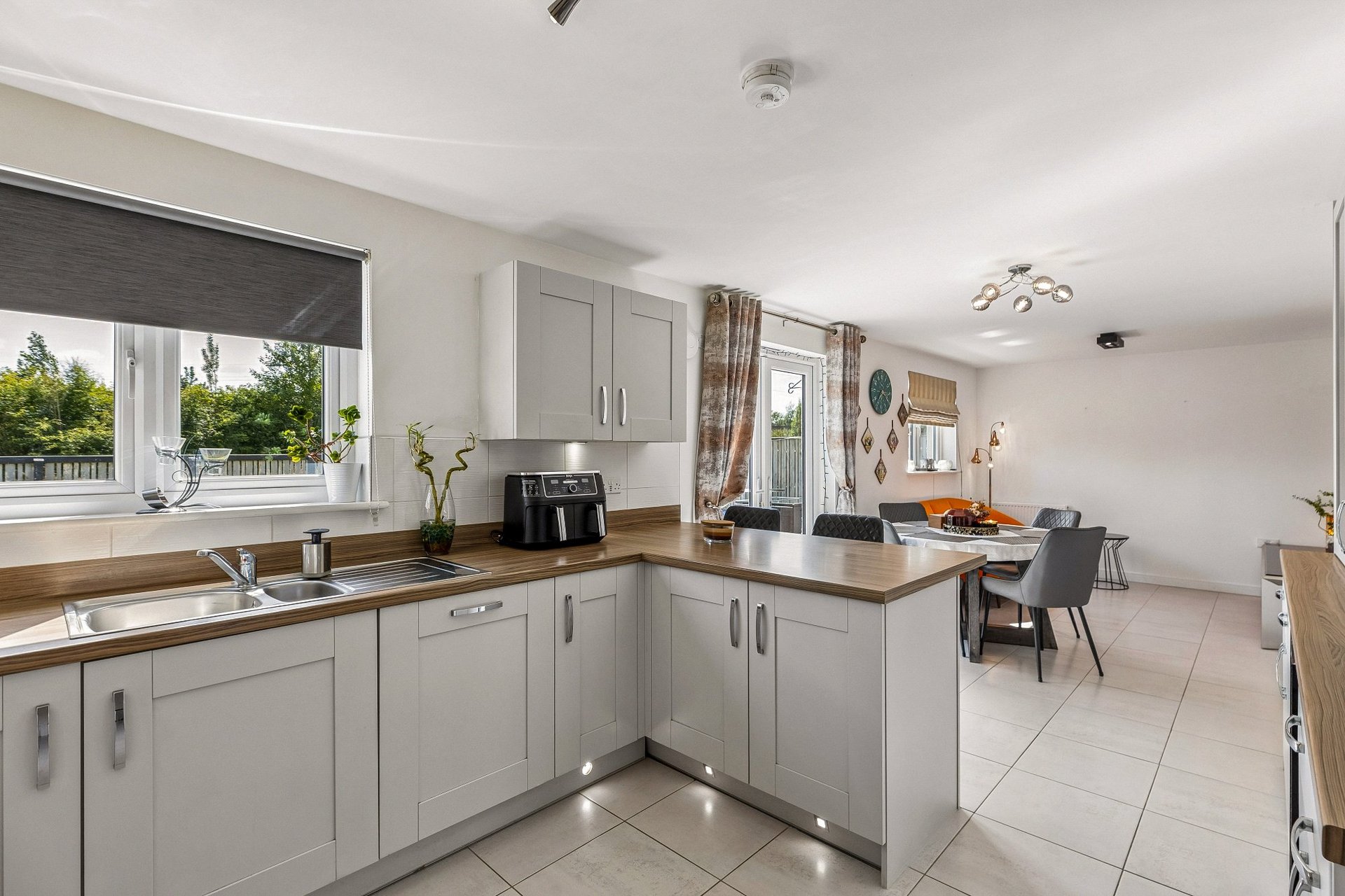 38 Sandray Gardens, Newton Mearns, Glasgow, G77 5GX - Picture #10