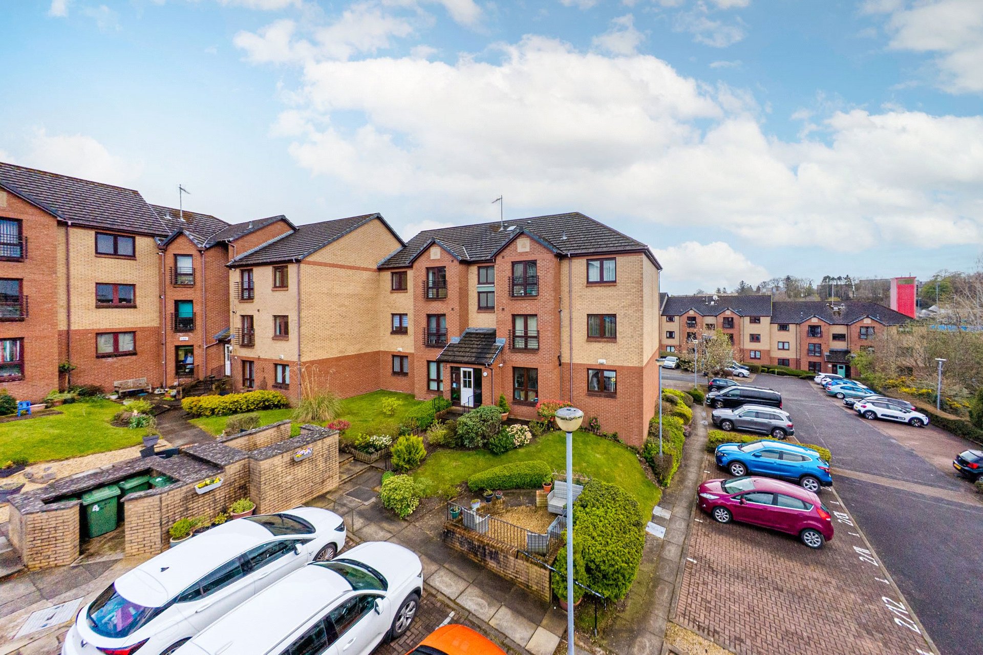 1/2, 2 Knightswood Court, Anniesland, Glasgow, G13 2XN - Picture #1