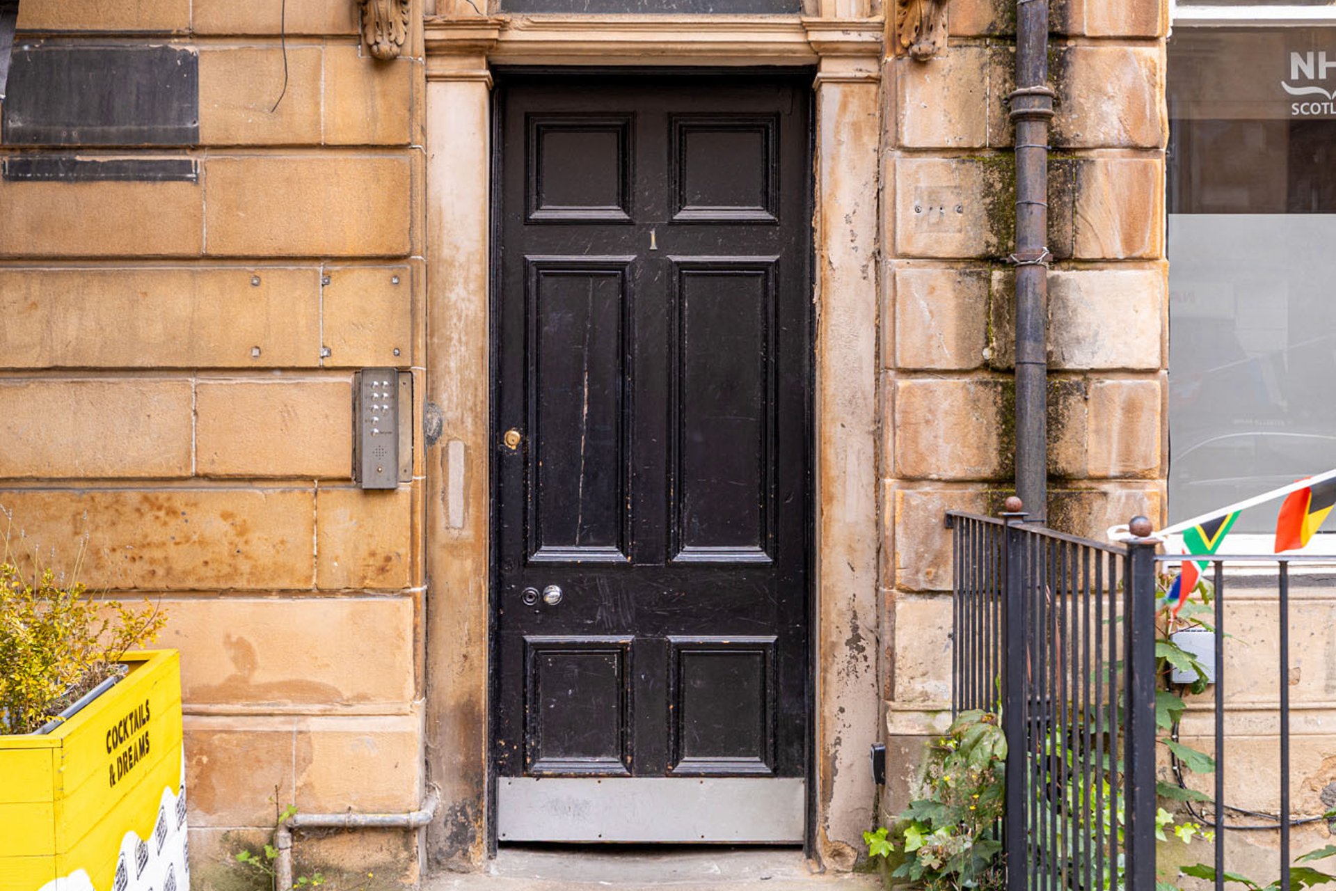 3/2, 1 Kersland Street, Hillhead, Glasgow, G12 8BN - Picture #2