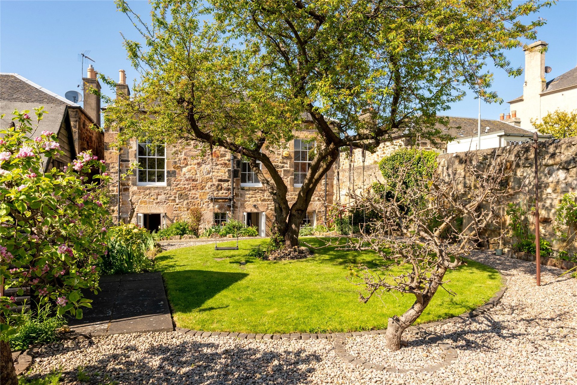9 Rosefield Avenue, Portobello, Edinburgh, EH15 1AT - Picture #2