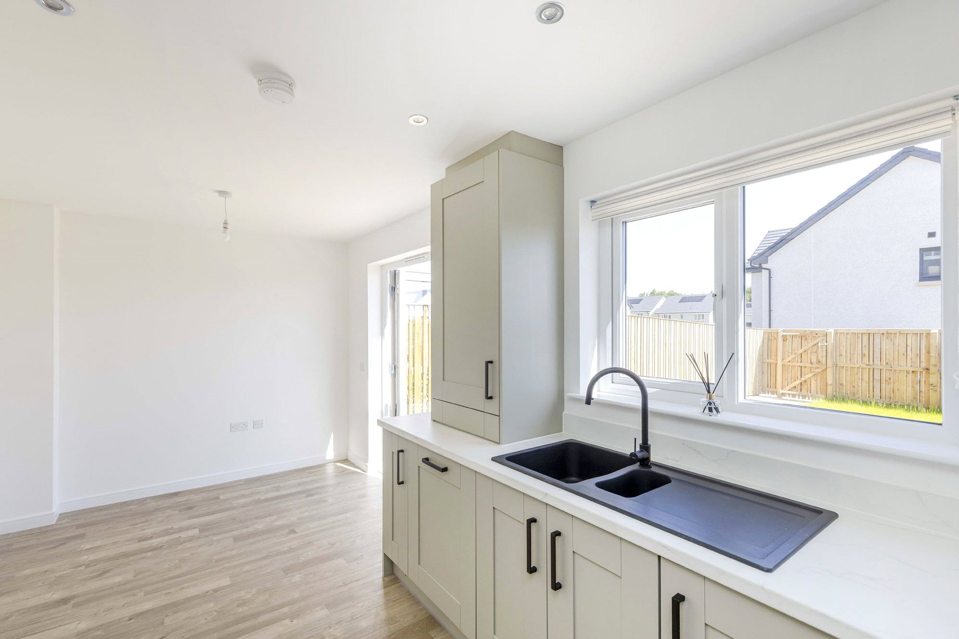 24 Fourdrinier Drive, Penicuik, Midlothian, EH26 0GN - Picture #4