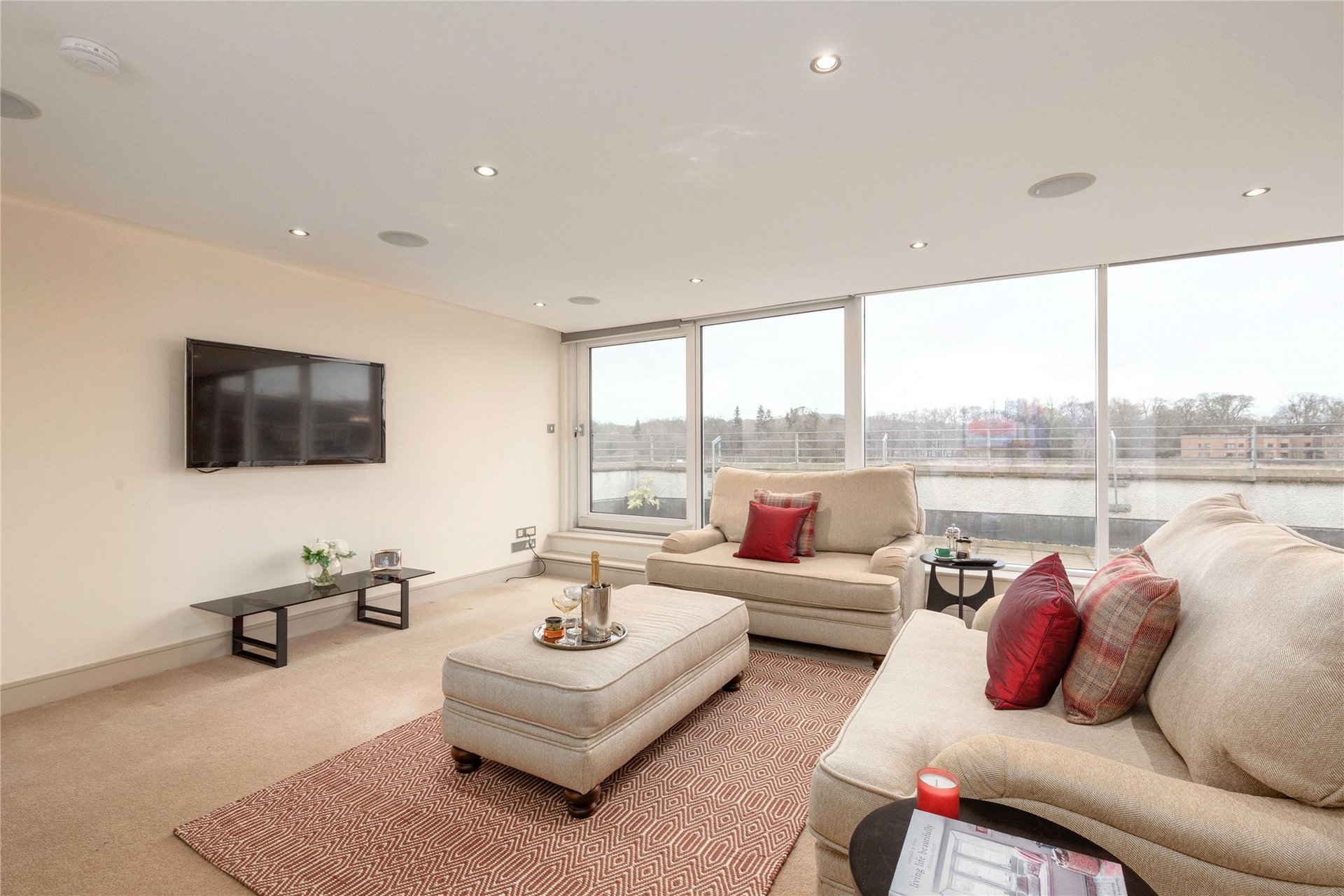 7/10 Brighouse Park Crescent, Edinburgh, Midlothian, EH4 6QS - Picture #4