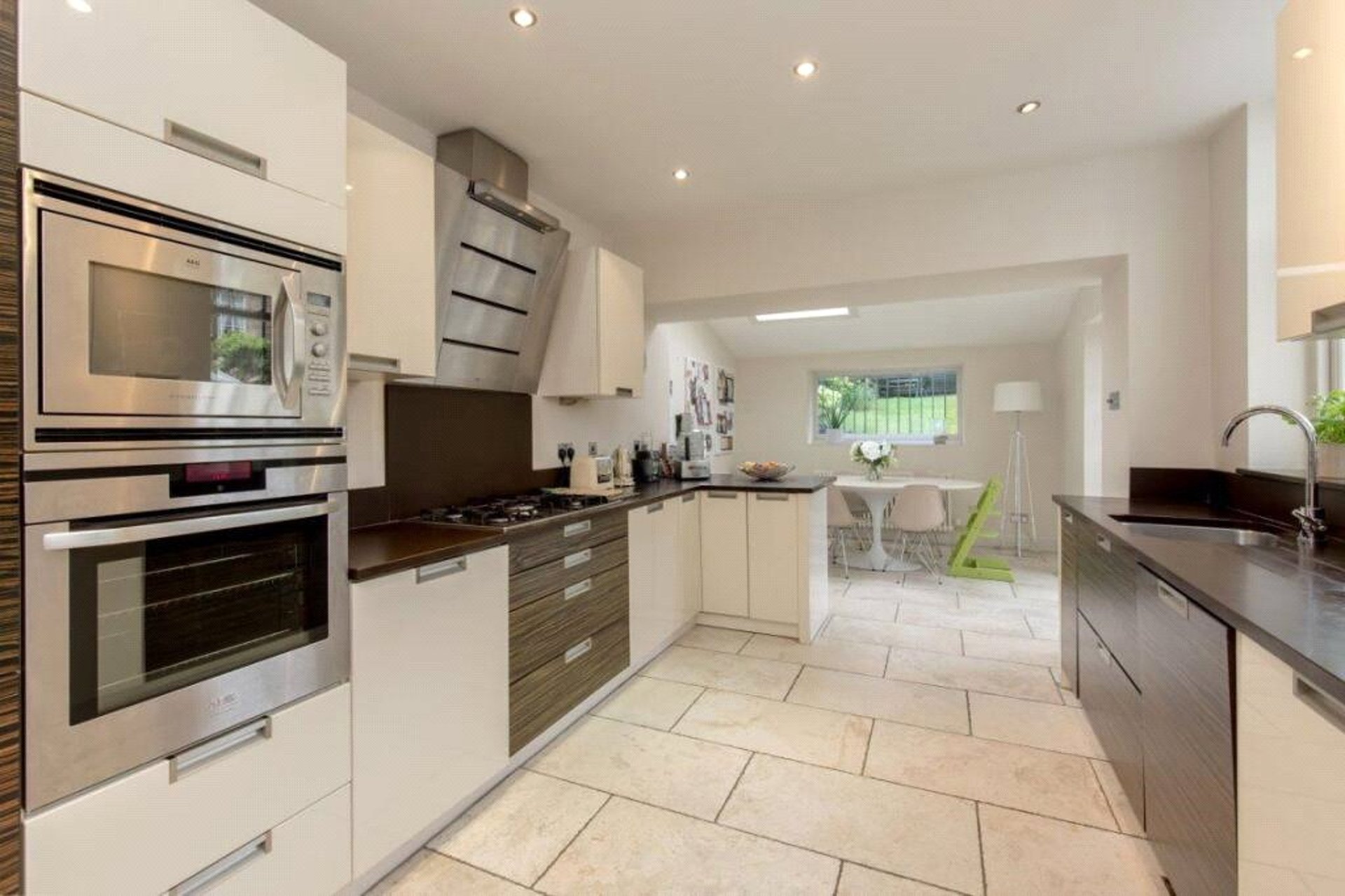 8 Murrayfield Gardens, Edinburgh, Midlothian, EH12 6DF - Picture #3