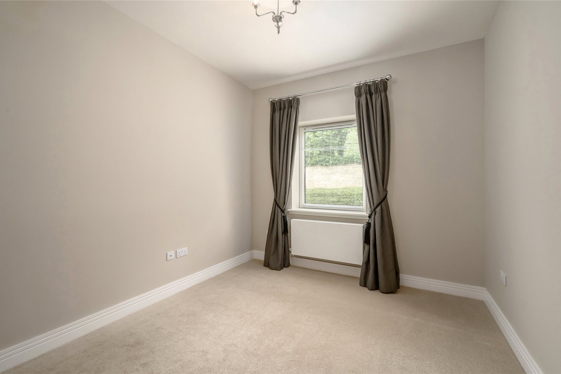 62/2 Larkfield Gardens, Edinburgh, EH5 3QB - Picture #11