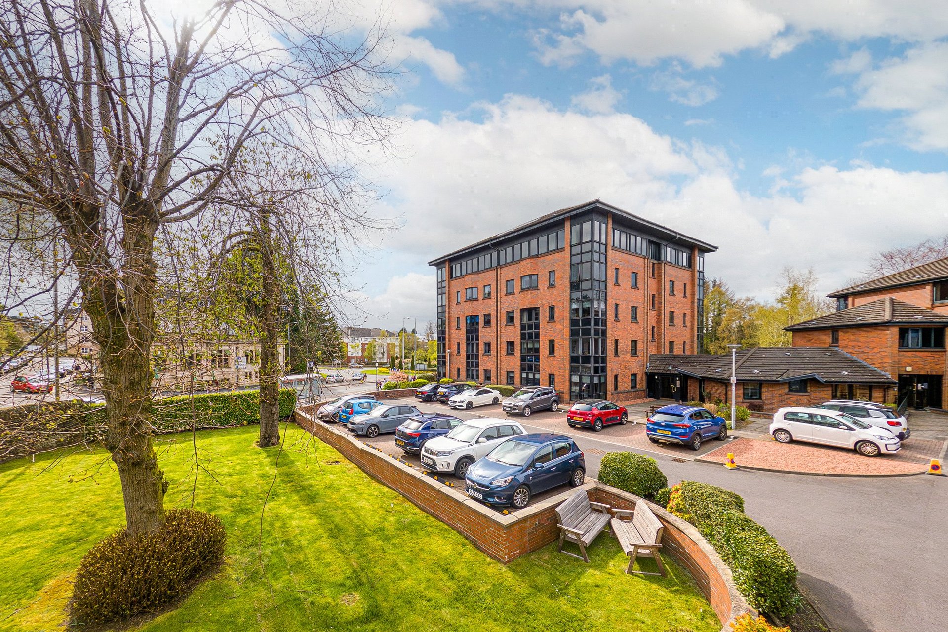 9 Mclaren Court, Fenwick Place, Giffnock, Glasgow, East Renfrewshire, G46 6UF - Picture #2