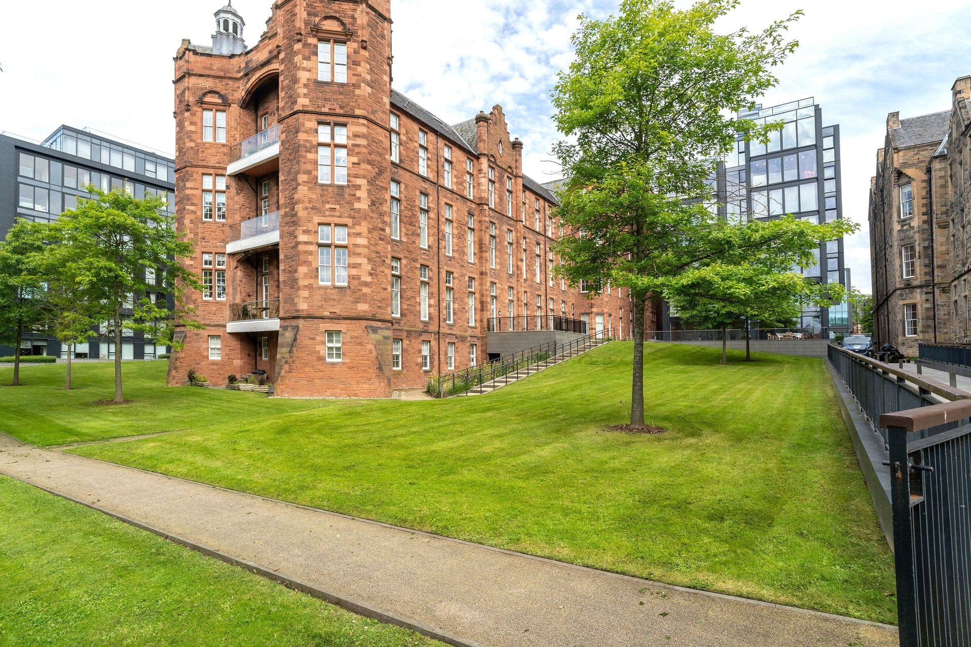 Flat 7, 15 Simpson Loan, Edinburgh, EH3 9GB - Picture #14