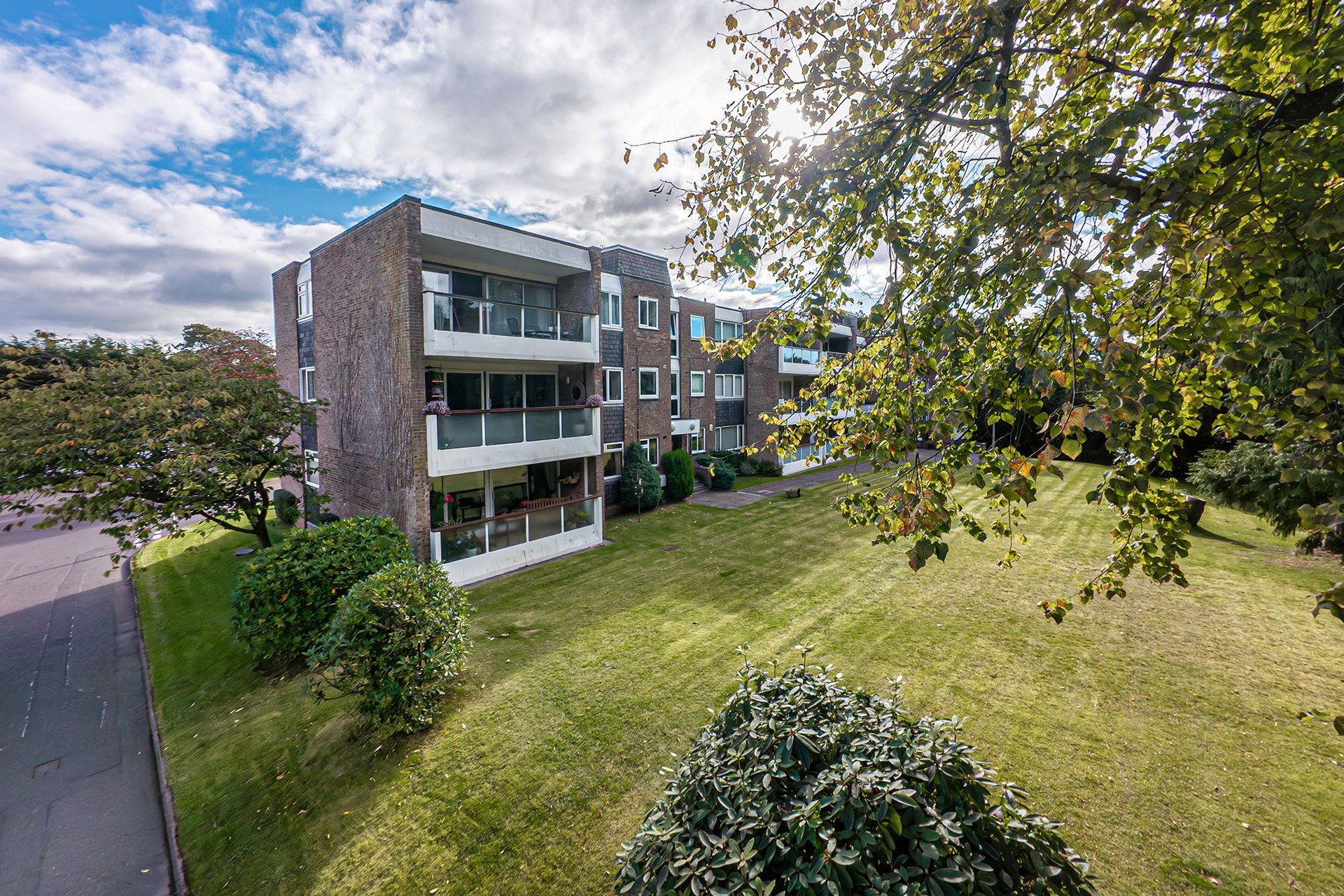 26 Beechwood Court, Bearsden, G61 2RY - Picture #1