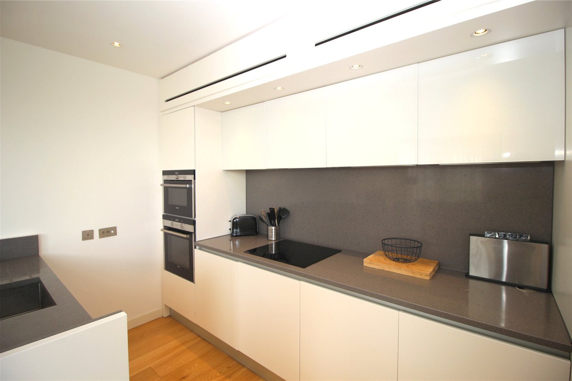 Flat 29, 11 Simpson Loan, Edinburgh, EH3 9GR - Picture #9