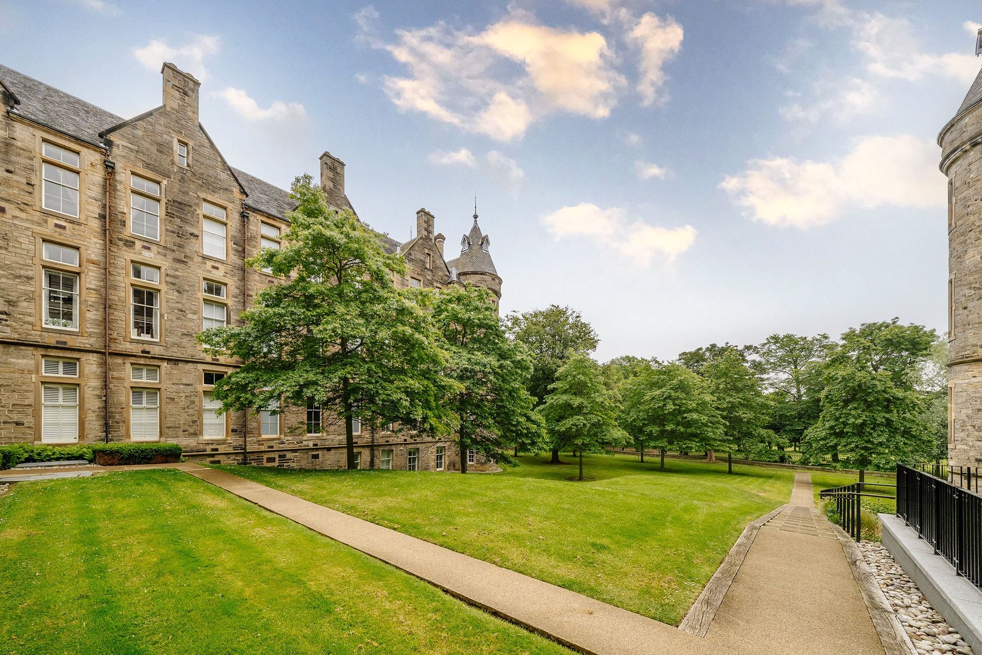 Flat 3, 24 Simpson Loan, Edinburgh, Midlothian, EH3 9GE - Picture #10